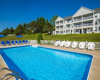 Strawberry Hill Seaside Inn - Rockport - Piscina