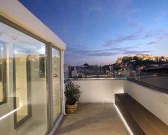 Hestia - Romvis 9 - Athen - Balkong