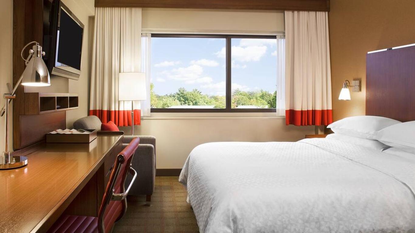 Four Points by Sheraton Grande Prairie