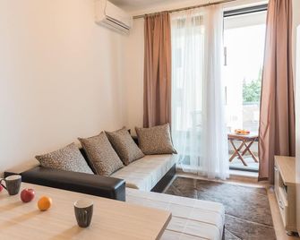 Francesco Apartment with sea views - Milocer - Living room