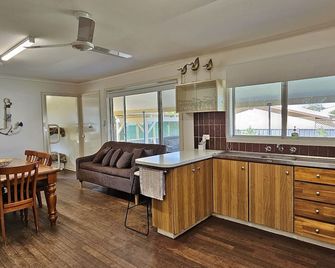 Patrick Crescent 18 - Kalbarri, Wa - Kalbarri - Вітальня
