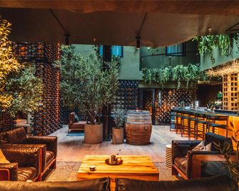 ماجيك كلوفيرهوسيت هاربور هوتل، أميمبر أوف راديسون إنديفيدوالز - بيرغن - شرفة مرصوفة