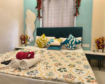 Orraica Stays Standard Living - Indore - Bedroom