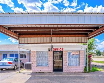 Hotel O Longhorn Boise City Ok - Boise City - Building