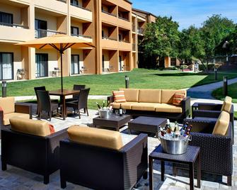 Courtyard by Marriott Toledo Airport/Holland - Holland - Innenhof