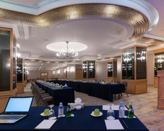 Le Commodore - Beirut - Meeting room