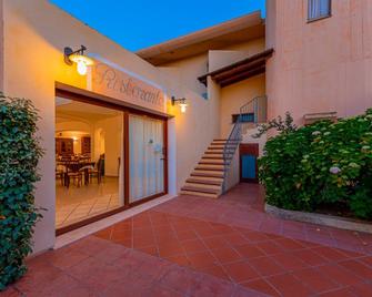 Hotel Le Mimose - San Teodoro - Patio