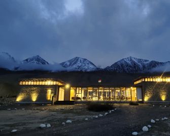 The Merak - Spangmik - Building