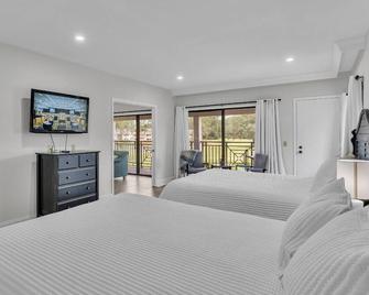 Golf and Tennis Community - Executive Suite - Golf Course Views - Wesley Chapel - Bedroom