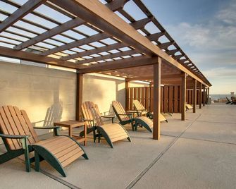 Islander Hotel & Resort - Emerald Isle - Balcón