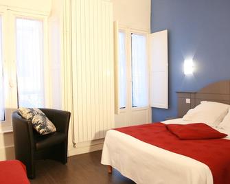 Hotel Christian - Cauterets - Bedroom