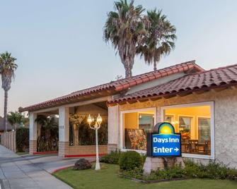 Days Inn by Wyndham Camarillo - Ventura - Camarillo - Building