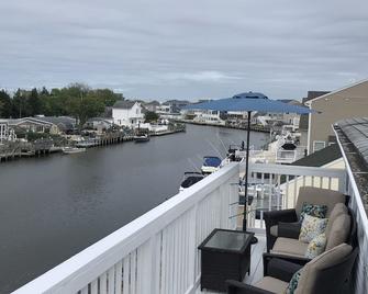 Affordable beach getaway in Beach Haven West - Stafford - Balcony