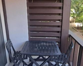 Cozy Studio Apartment - Simpson Bay - Balkon