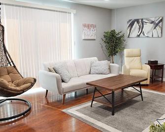 Entire Cozy home (3BD/2BA) in Milpitas - Milpitas - Living room
