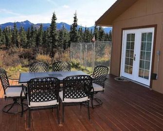 Denali Park 2 Bedroom Mom in Law - Healy - Balkon