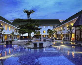 Novotel Banjarmasin Airport - Банджармасін - Басейн