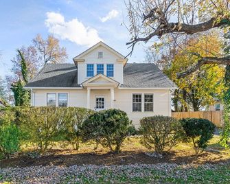 Charming Virginia Horse Country Retreat - Marshall - Building