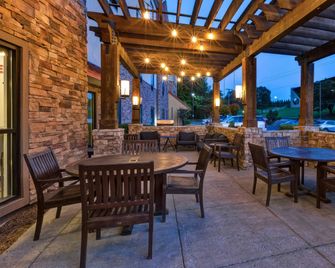 TownePlace Suites by Marriott Nashville Airport - Nashville - Patio