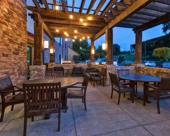 تاون بليس سويتس باي ماريوت ناشفيل أيربورت - ناشفيل (تينيسي) - شرفة مرصوفة