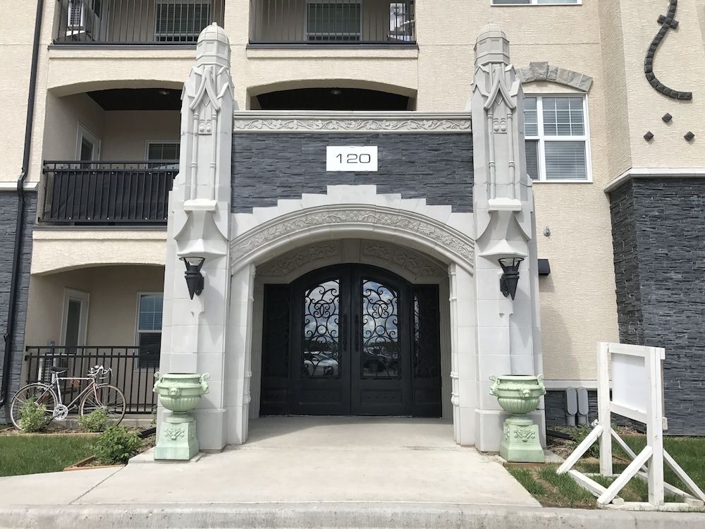 Spacious newly built comfortable apartment - 2 beds, 2 bathrooms - Saskatoon - Building