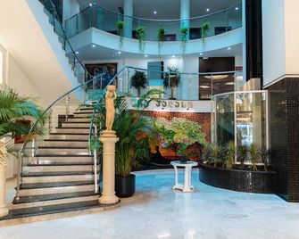 Era Palace Batumi - באטומי - לובי