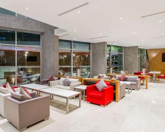 Ramada Encore Lima San Isidro - Lima - Lounge