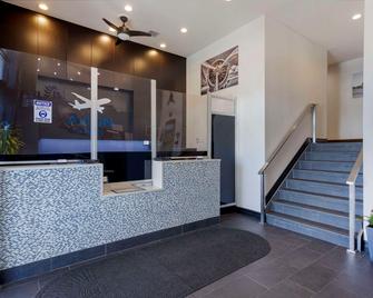 Avion Inn Near Lga Airport, An Ascend Collection Hotel - קווינס - דלפק קבלה