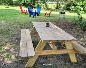 Crossroads to Pickwick Glamping - Iuka - Patio