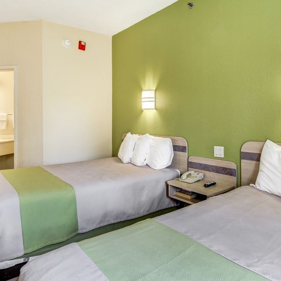 Motel 6 Cleveland-Medina image 1