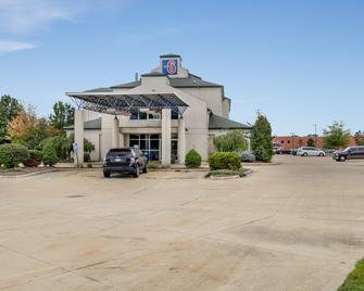Motel 6 Cleveland-Medina - Medina - Gebouw