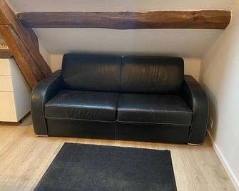 2 pièces les écuries du château - Bonnelles - Sala de estar
