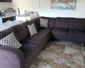 Serenity by the Sea: Your Oceanview Oasis Awaits! - Yabucoa - Wohnzimmer
