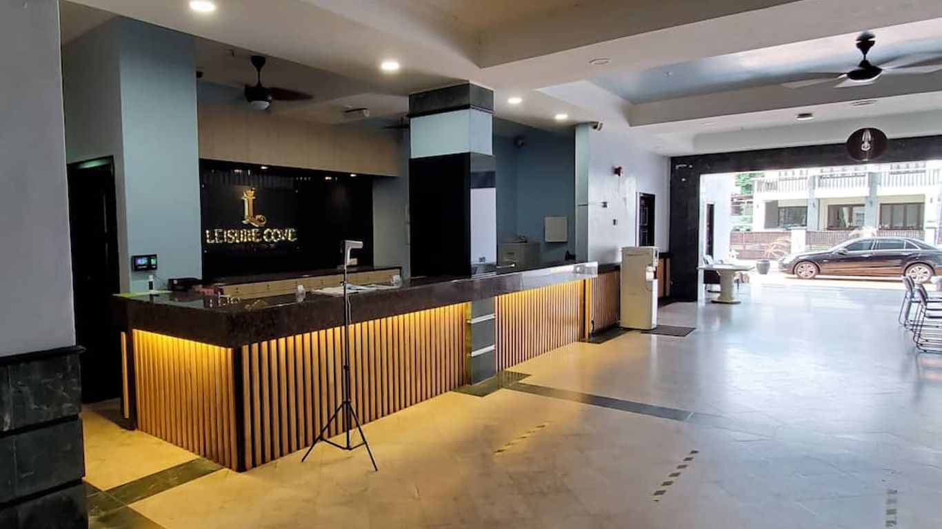 Leisure Cove Hotel & Apartments