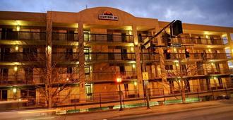 Downtown Inn and Suites - Asheville - Bangunan