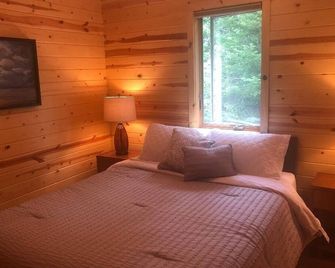Sugar Sand & Harbor Lights on Lake Michigan - Manistique - Bedroom