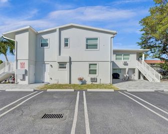 Coastal Charm Studio Beach House in Pompano Beach - Pompano Beach - Edifício