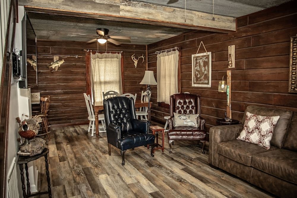 Log Cabin at Sardis Lake - Batesville - Sala de estar