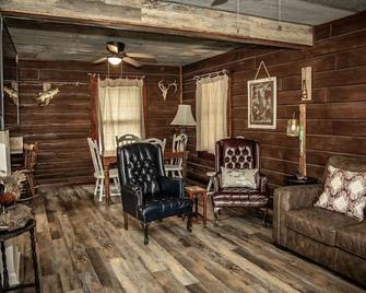Log Cabin at Sardis Lake - Batesville - Wohnzimmer