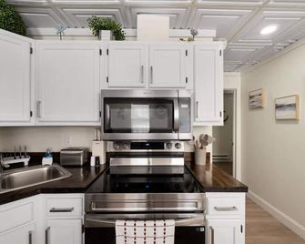 The Beachside - Sylvan Beach - Cocina