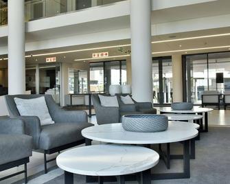 Menlyn Maine Luxury Rentals - Pretoria - Lounge