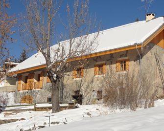 Vast Apartment - Charming and \'Coup de Coeur\' - Ancienne Bergerie - Heart of resort - Vars - Gebouw