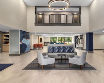 Holiday Inn Express Fayetteville - Fort Bragg By IHG - Fayetteville - Lobby