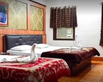 Hotel Jk Raj Regency - Raipur - Bedroom