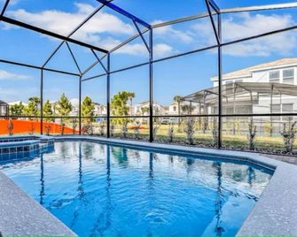 Tempo Trek Lodgings - Davenport - Pool