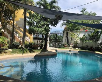 Studio apartment with ocean views and pool - Puerto Galera