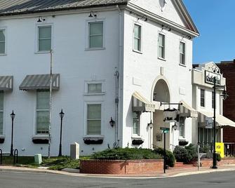 In the Heart of Marshall - Virginia Horse and Wine Country - Marshall - Edificio