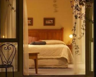 Misty Peaks Boutique Accommodation - Fox Glacier - Bedroom