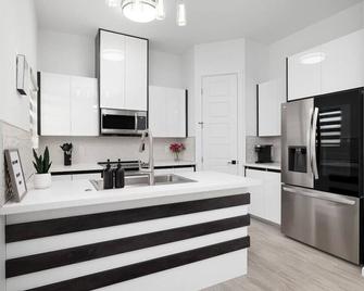 Quinta Real 5125 - McAllen - Kitchen