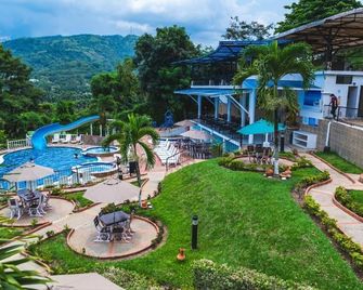 Villeta Resort Hotel - Villeta - Alberca